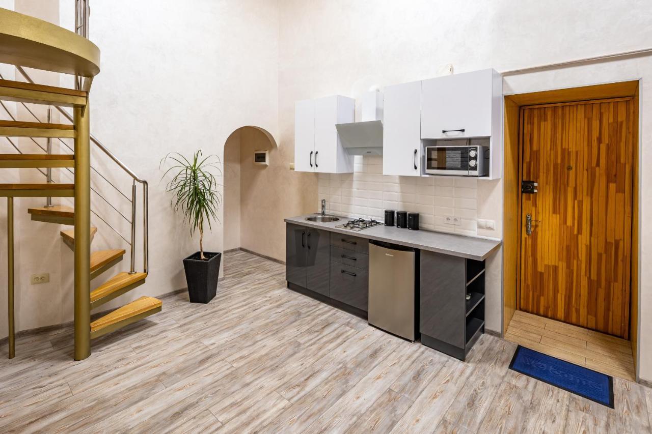 Apartment On Kovzhuna Street リヴィウ エクステリア 写真