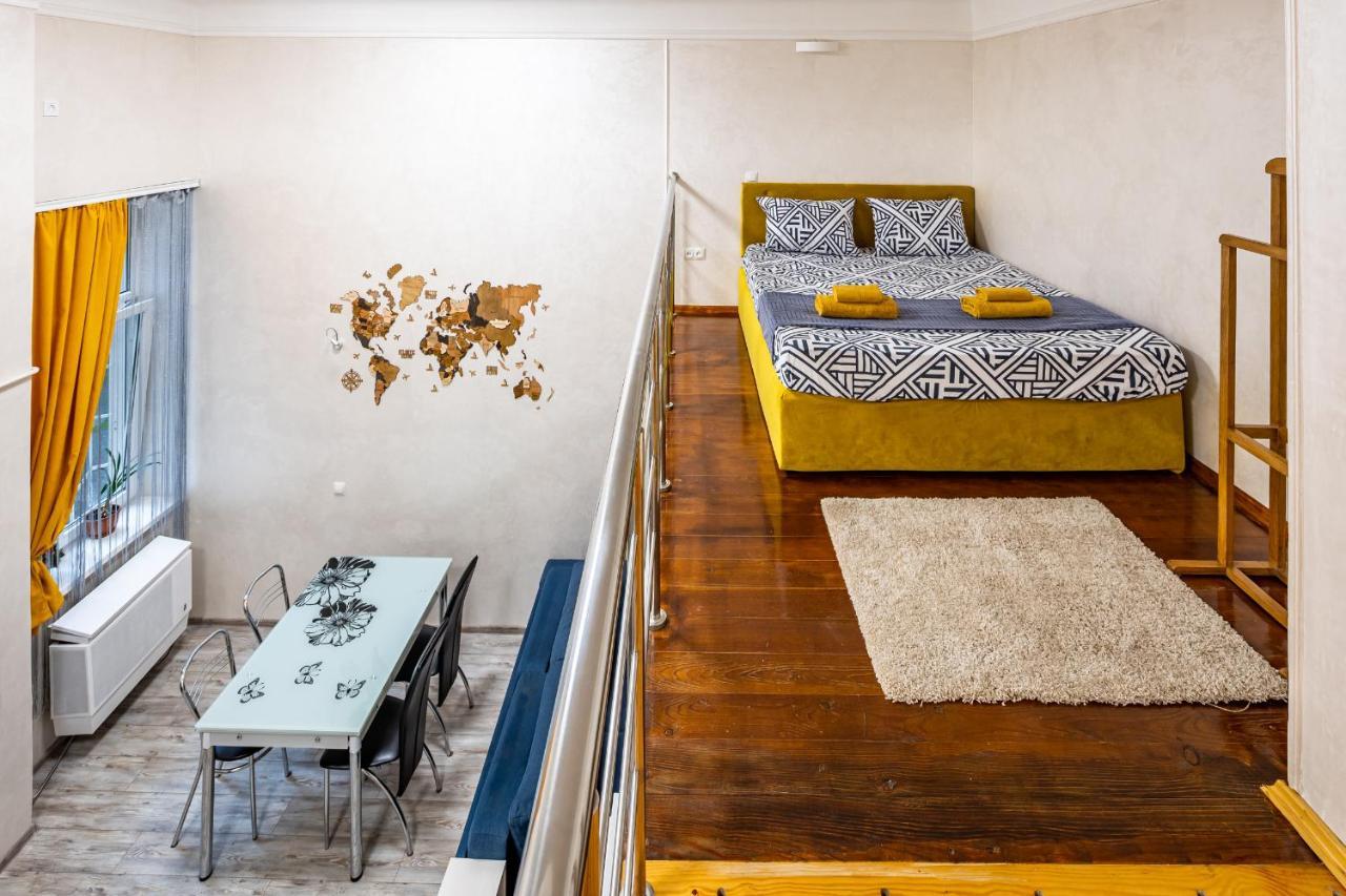 Apartment On Kovzhuna Street リヴィウ エクステリア 写真