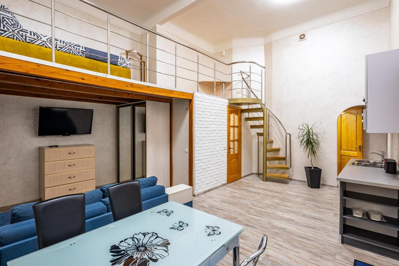 Apartment On Kovzhuna Street リヴィウ エクステリア 写真